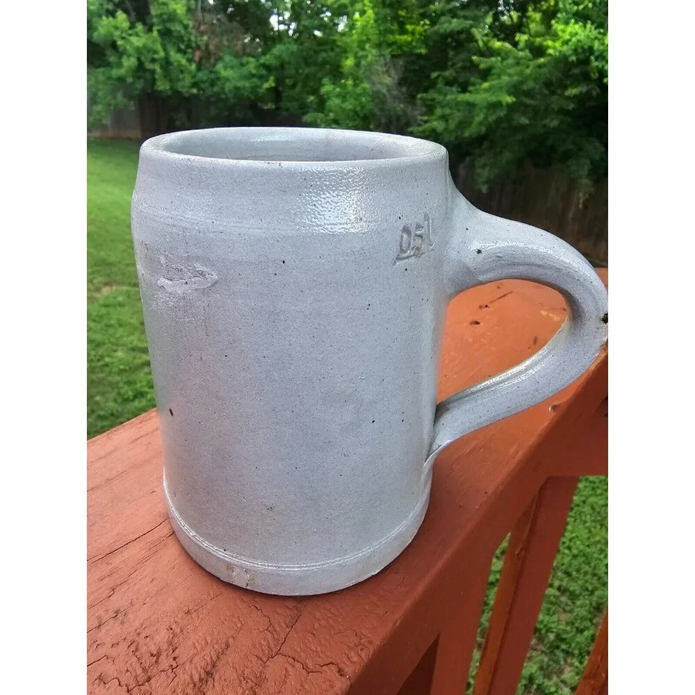 Vintage Lowenbrau Munchen 0.5L- Stoneware German-Stein‎ Beer Mug Munich